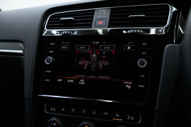 2019 VOLKSWAGEN GOLF - Photo 6