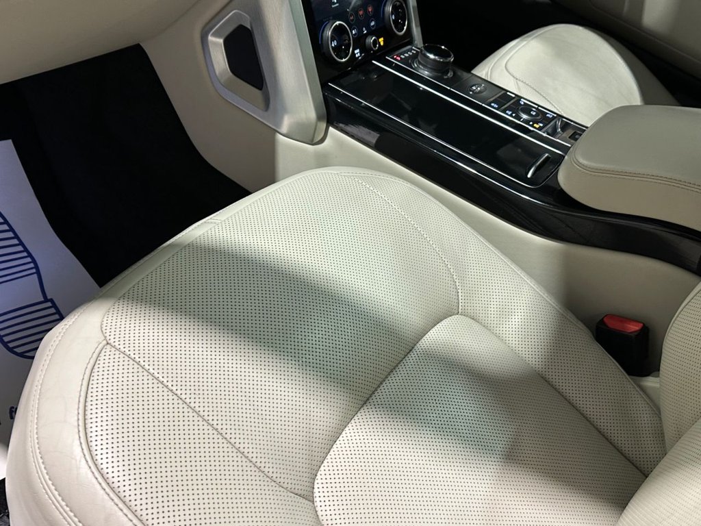 USED 2019 69 LAND ROVER RANGE ROVER 3.0 SD V6 Vogue SUV 5dr Diesel Auto 4WD Euro 6 (s/s) (275 ps) 