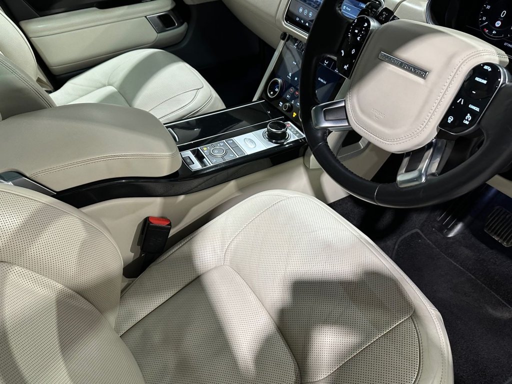 USED 2019 69 LAND ROVER RANGE ROVER 3.0 SD V6 Vogue SUV 5dr Diesel Auto 4WD Euro 6 (s/s) (275 ps) 