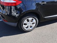 USED 2012 61 RENAULT MEGANE 1.6 16V Pzaz Hatchback 5dr Petrol Manual Euro 5 (100 ps) * LOWER MILEAGE GOLDEN OLDIE *