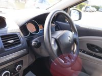 USED 2012 61 RENAULT MEGANE 1.6 16V Pzaz Hatchback 5dr Petrol Manual Euro 5 (100 ps) * LOWER MILEAGE GOLDEN OLDIE *