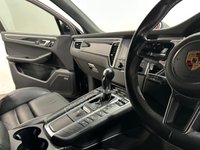 USED 2017 17 PORSCHE MACAN 3.0 TD V6 S SUV 5dr Diesel PDK 4WD Euro 6 (s/s) (258 ps) Hosting a very generous  Specification &pound;11234 Option Cost