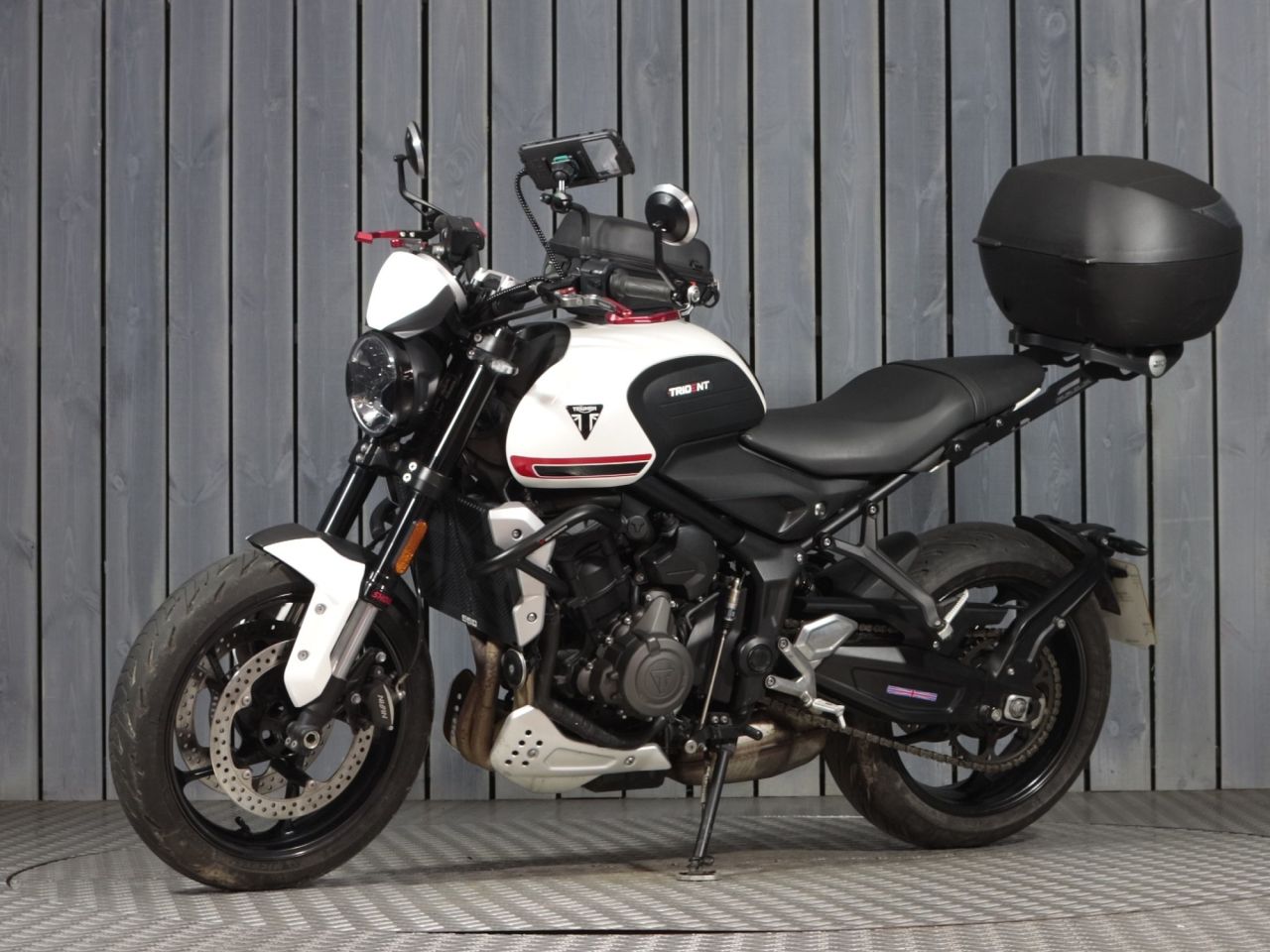 TRIUMPH Trident 660