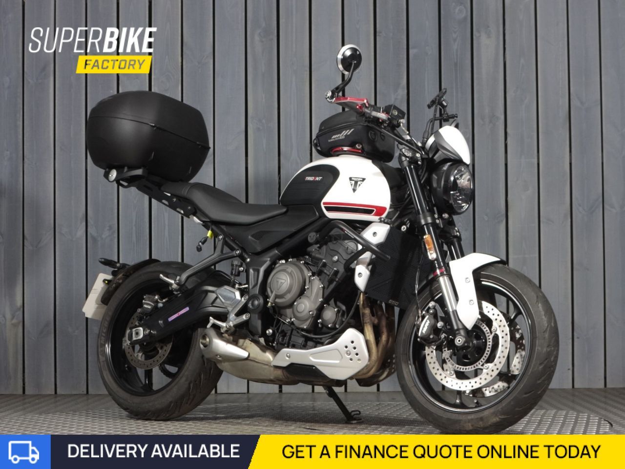 TRIUMPH Trident 660