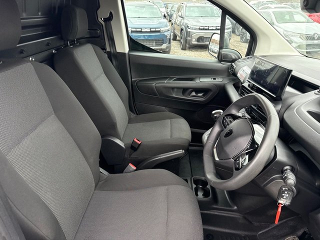 2024 PEUGEOT PARTNER - Photo 9