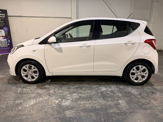 2015 HYUNDAI I10 - Photo 2