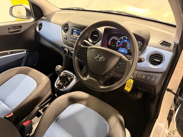 2015 HYUNDAI I10 - Photo 10