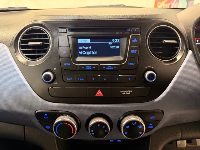 2015 HYUNDAI I10 - Photo 12