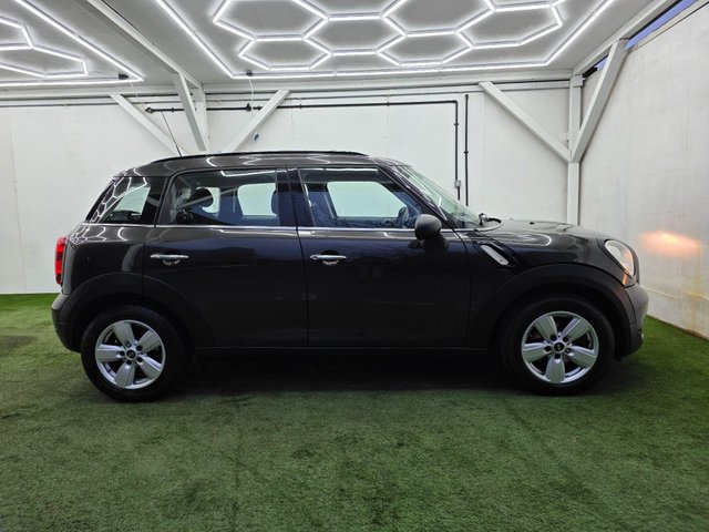 View our MINI COUNTRYMAN