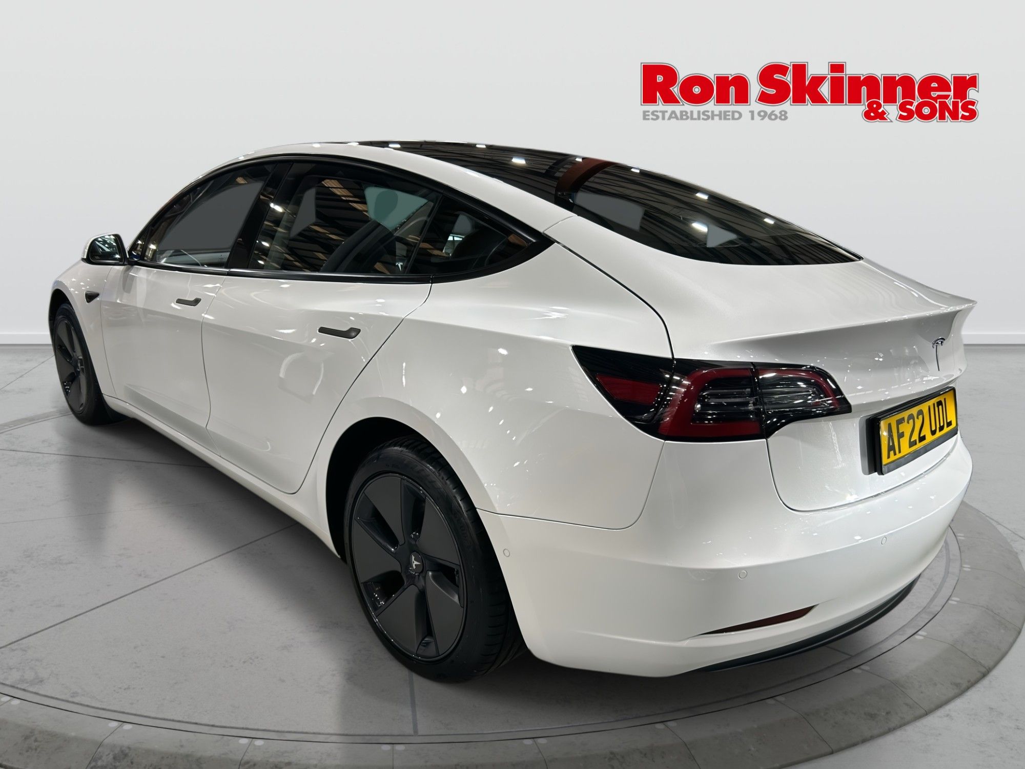 USED 2022 22 TESLA Model 3 Standard Range Plus Saloon 4dr Electric Auto RWD (241 bhp) 