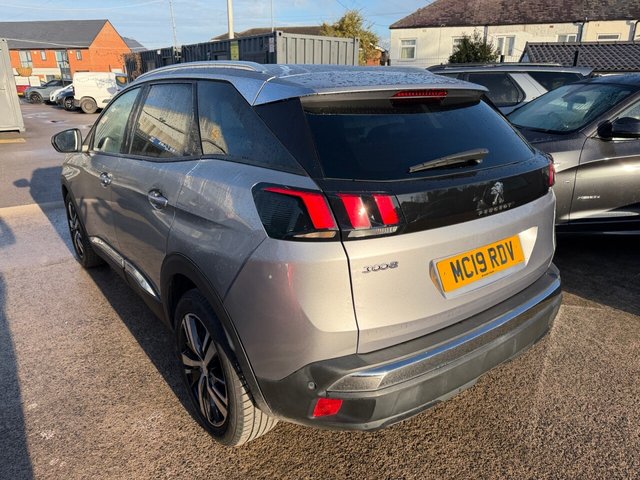 2019 PEUGEOT 3008 - Photo 5