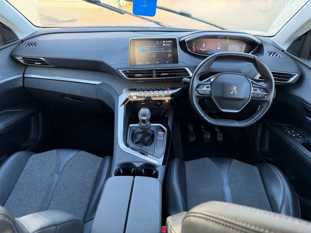 2019 PEUGEOT 3008 - Photo 10