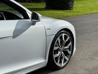 USED 2012 12 AUDI R8 5.2 FSI V10 Spyder 2dr Petrol R Tronic quattro Euro 5 (525 ps) 