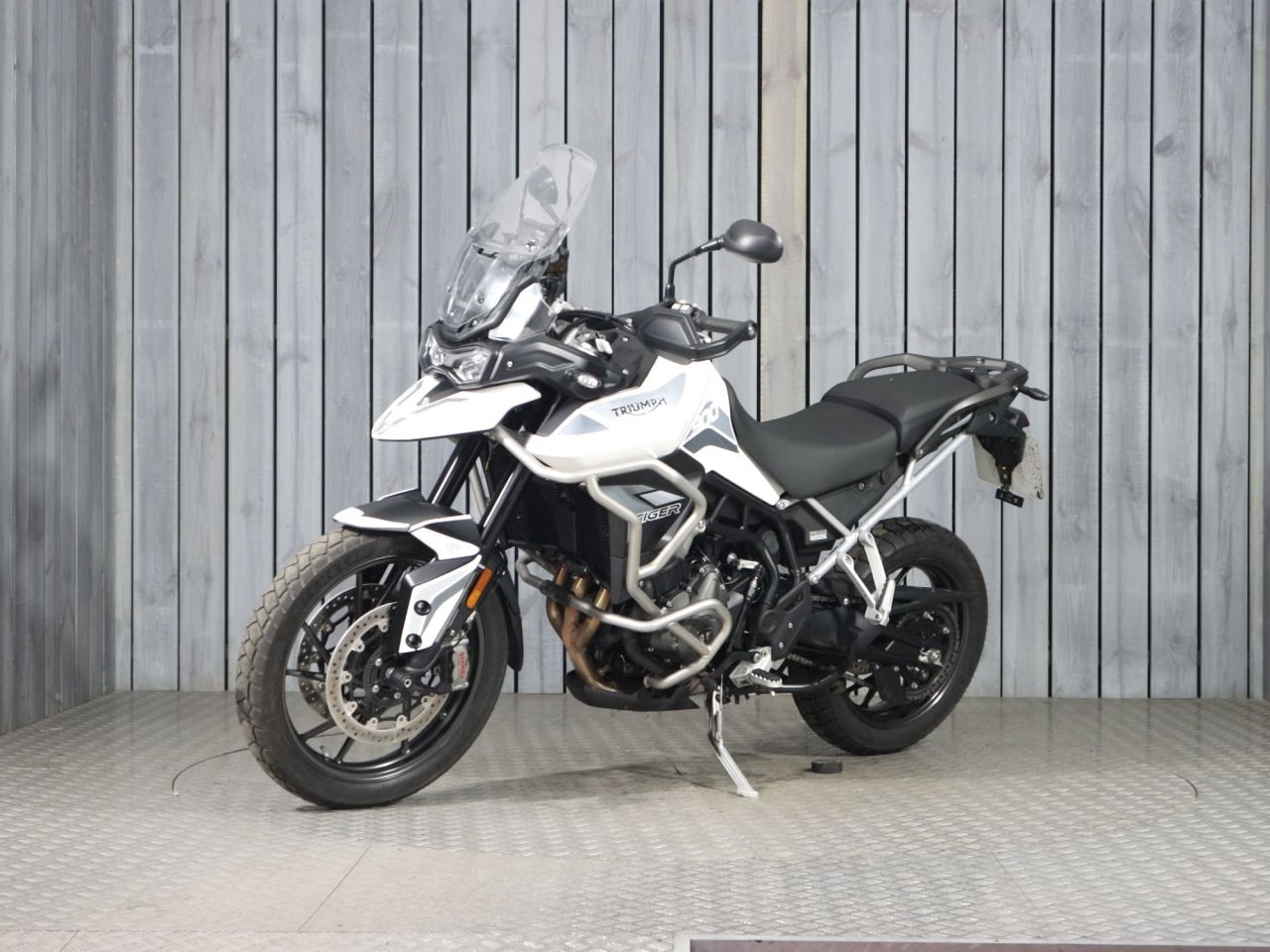 TRIUMPH TIGER 900