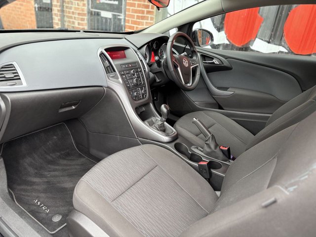 2015 VAUXHALL ASTRA GTC - Photo 4