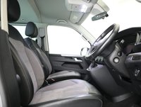 USED 2021 21 VOLKSWAGEN CARAVELLE 2.0 BiTDI Executive MPV 5dr Diesel DSG Euro 6 (s/s) (204 ps) ***VAT QUALIFYING***