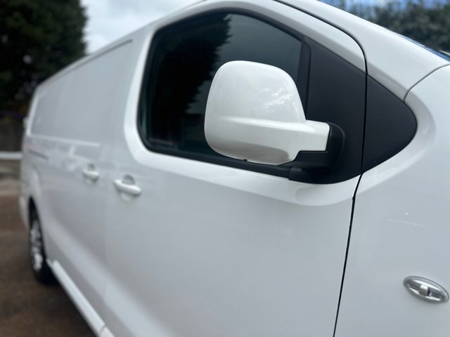 2021 VAUXHALL VIVARO - Photo 10