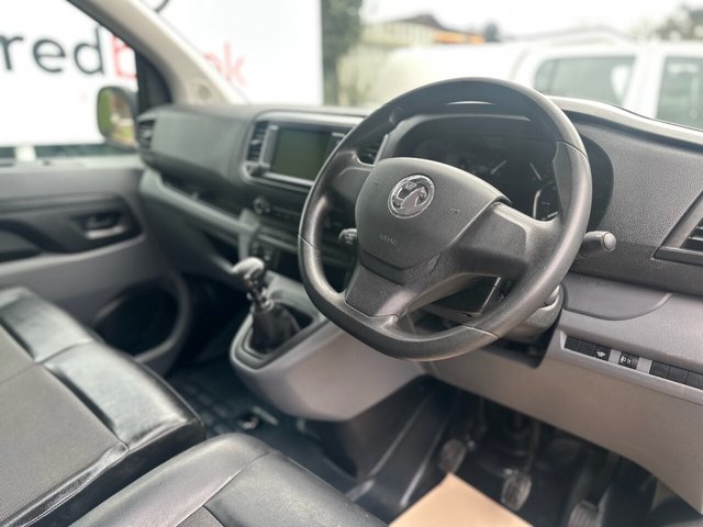2021 VAUXHALL VIVARO - Photo 11