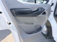 USED 2022 22 MAXUS DELIVER 9 White Euro 6 Dropside, 26,200 miles, ULEZ compliant, 6-Speed manual, Air Conditioning, Bluetooth, Cruise, dual passenger seat. Plus VAT @ 20%! This BASE MH C/C dropside finished in clean white is a highly practical and well-maintained commercial vehicle, having covered just 22,600 miles from new. Designed with reliability and versatility in mind, it is powered by a Euro 6 diesel engine, making it fully ULEZ compliant and ideal for operating in low-emission zones without additional charges. The vehicle offers a smooth and responsive driving experience thanks to its 6-speed manual gearbox, making it equally suited to both urban driving a