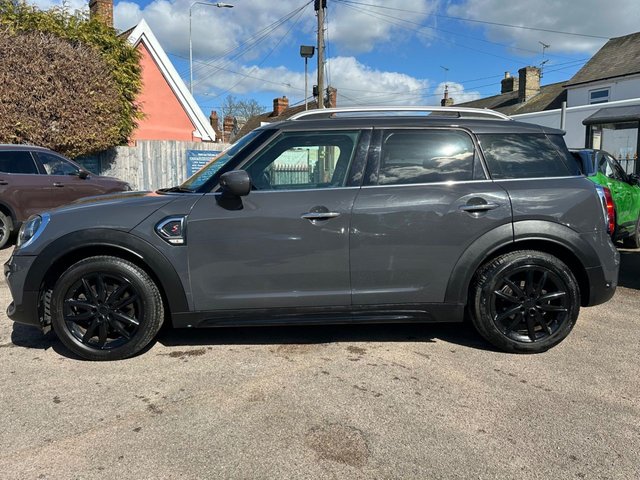 View our MINI COUNTRYMAN
