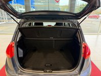 USED 2015 65 KIA VENGA 1.6 2 MPV 5dr Petrol Auto Euro 6 (123 bhp) AUTOMATIC, 16 INCH ALLOYS, AIR CONDITIONING, PARKING SENSORS, USB/AUX CONNECTION, MULTI FUNCTIONING STEERING WHEEL, ELECTRIC FOLDABLE MIRRORS AND DAYTIME RUNNING LIGHTS.