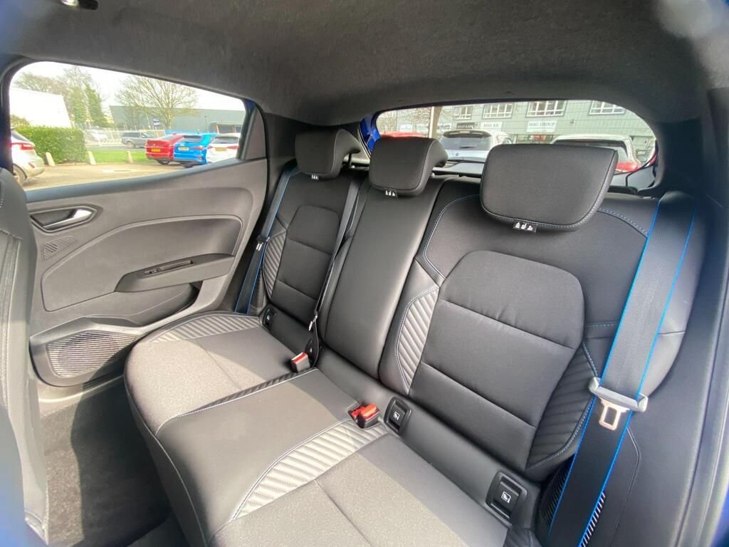 USED 2025 75 RENAULT CLIO 1.6 E-TECH esprit Alpine Hatchback 5dr Petrol Hybrid Auto Euro 6 (s/s) (145 ps) CARPLAY+NAV+CAMERA+HEATED SEAT