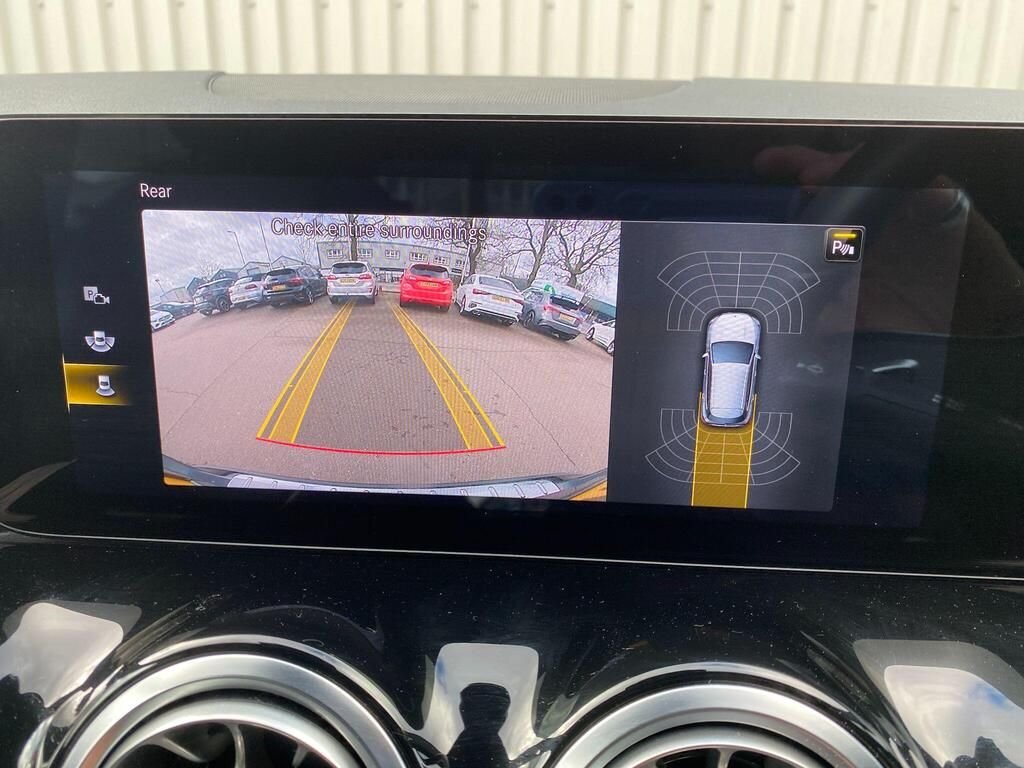 USED 2020 70 MERCEDES-BENZ GLA 1.3 GLA200 AMG Line (Premium) SUV 5dr Petrol 7G-DCT Euro 6 (s/s) (163 ps) AMG&COMFORT&PARKING&LIGHT PACK