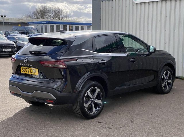 View our NISSAN QASHQAI