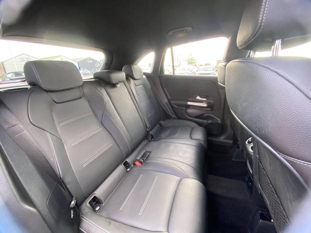 USED 2020 70 MERCEDES-BENZ GLA 1.3 GLA250e 15.6kWh Exclusive Edition SUV 5dr Petrol Plug-in Hybrid 8G-DCT Euro 6 (s/s) (218 ps) AMG&COMFORT&LIGHT&MIRROR PACKS