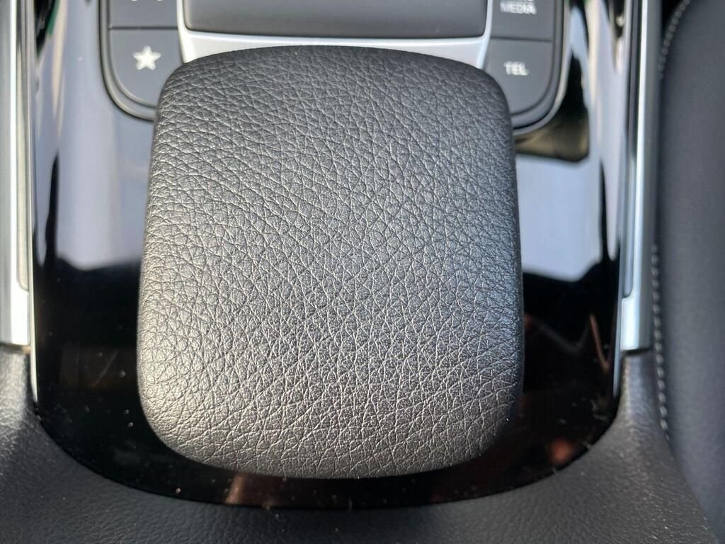 USED 2020 70 MERCEDES-BENZ GLA 1.3 GLA250e 15.6kWh Exclusive Edition SUV 5dr Petrol Plug-in Hybrid 8G-DCT Euro 6 (s/s) (218 ps) AMG&COMFORT&LIGHT&MIRROR PACKS