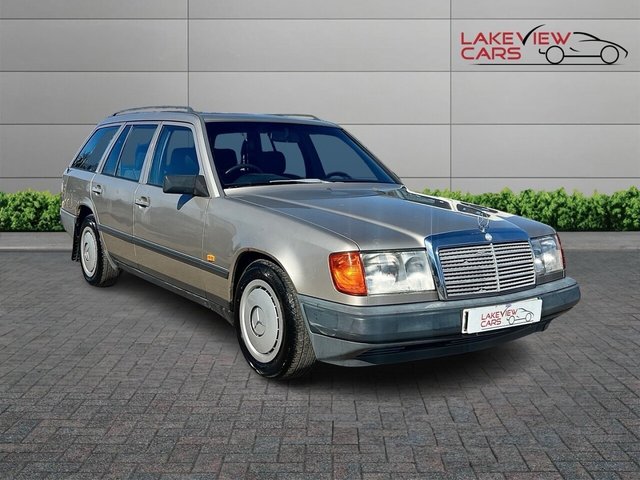 View our Mercedes-Benz 300 range