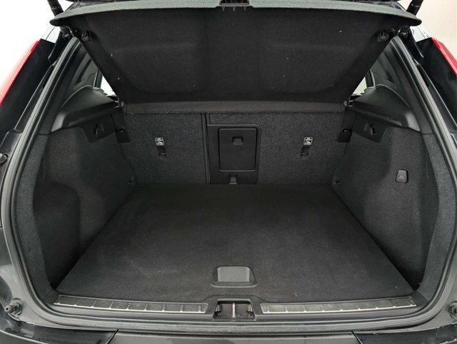 USED 2021 71 VOLVO XC40 2.0 XC40 Inscription Pro B4 MHEV Auto 5dr CLICK & COLLECT/ HOME DELIVERY