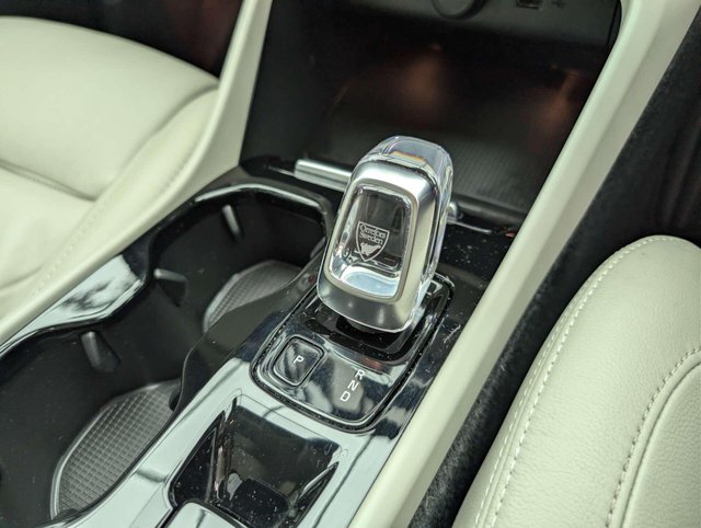 USED 2021 71 VOLVO XC40 2.0 XC40 Inscription Pro B4 MHEV Auto 5dr CLICK & COLLECT/ HOME DELIVERY