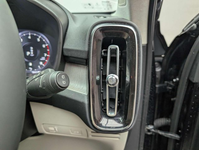 USED 2021 71 VOLVO XC40 2.0 XC40 Inscription Pro B4 MHEV Auto 5dr CLICK & COLLECT/ HOME DELIVERY