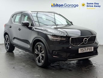 2021 VOLVO XC40