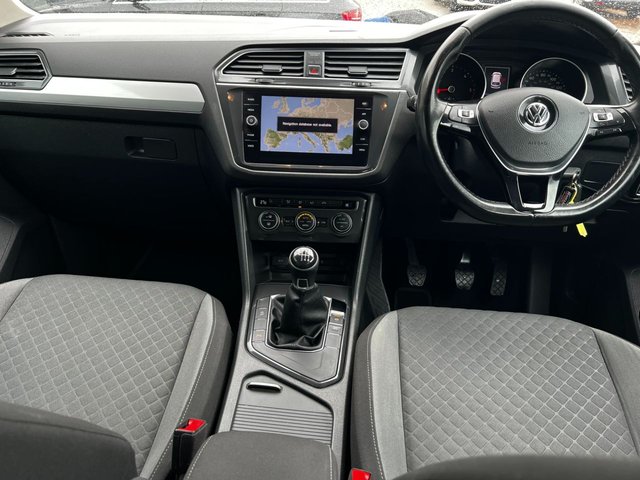 2017 VOLKSWAGEN TIGUAN - Photo 6