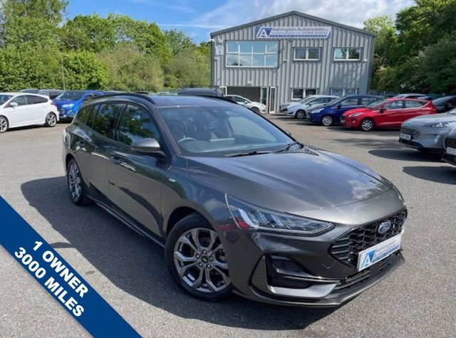 View our Ford Focus 1.0 ST LINE MHEV 125