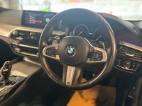 USED 2018 18 BMW 5 SERIES 2.0 530e 9.2kWh M Sport Saloon 4dr Petrol Plug-in Hybrid Auto Euro 6 (s/s) (252 ps)+LEATHER HEATED SEATS+ALLOYS+PARK SENSORS+REAR CAMERA+CRUISE+AIRCON+HEADS UP DISPLAY+WIRELESS CHARGER+TECH PACK+MEDIA+NAV+USB+AUX+DAB+HPI CLEAR+ LEATHER HEATED SEATS+ALLOYS+PARK SENSORS+REAR CAMERA+CRUISE+AIRCON+HEADS UP DISPLAY+WIRELESS CHARGER+TECH PACK+MEDIA+NAV+USB+AUX+DAB+HPI CLEAR