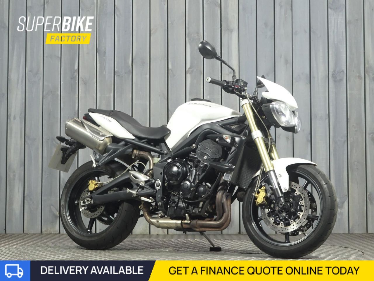 TRIUMPH STREET TRIPLE 675STREET TRIPLE 675