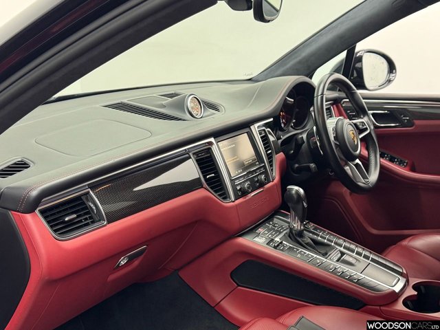 View our PORSCHE MACAN
