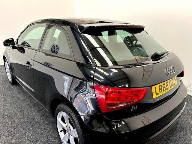 2015 AUDI A1 - Photo 9