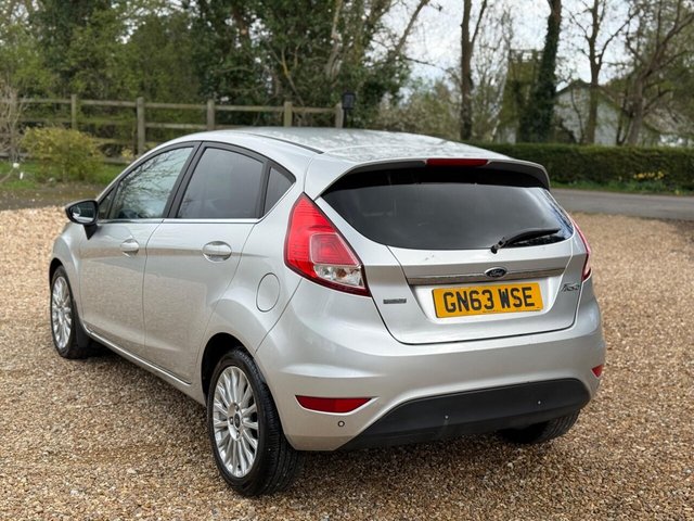 2013 FORD FIESTA - Photo 11