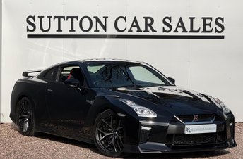 2017 NISSAN GT-R