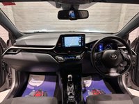 USED 2018 68 TOYOTA C-HR 1.8 VVT-h Dynamic SUV 5dr Petrol Hybrid CVT Euro 6 (s/s) (122 ps) SAT-NAV + REVERSING CAMERA + HEATED SEATS