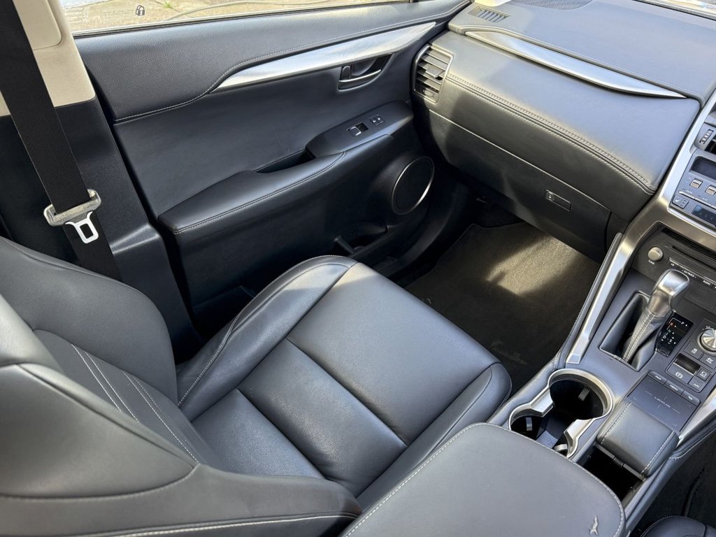 USED 2018 18 LEXUS NX 2.5 300h SE SUV 5dr Petrol Hybrid E-CVT FWD Euro 6 (s/s) (197 ps) FULL LEXUS HISTORY