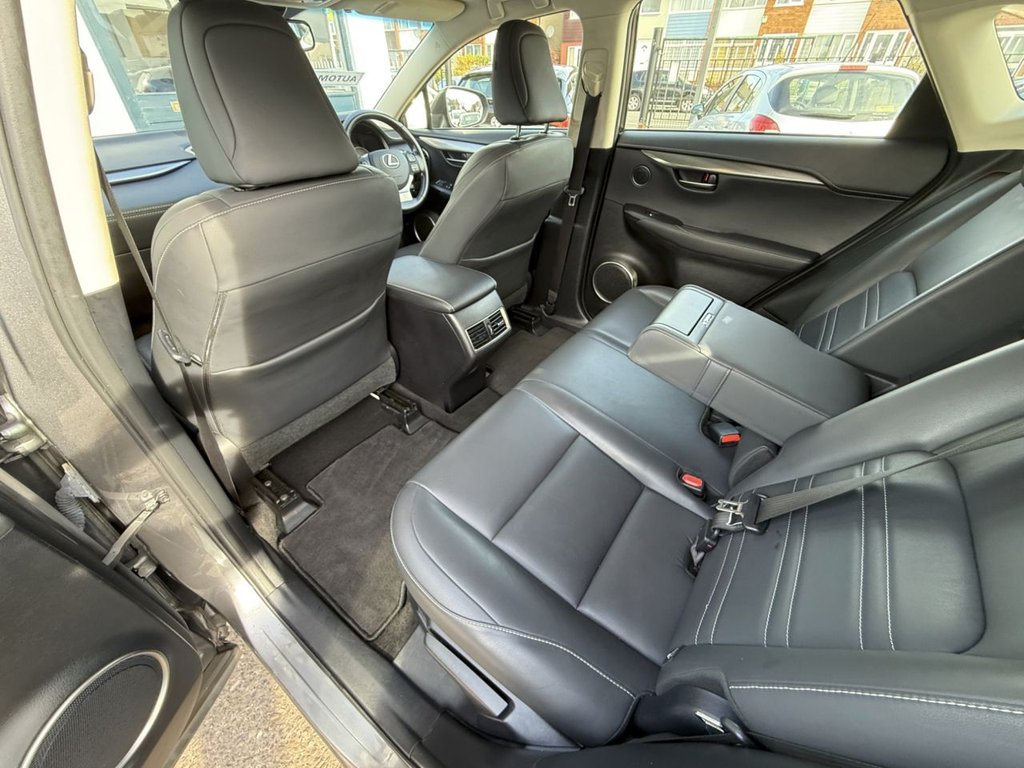 USED 2018 18 LEXUS NX 2.5 300h SE SUV 5dr Petrol Hybrid E-CVT FWD Euro 6 (s/s) (197 ps) FULL LEXUS HISTORY