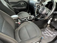 USED 2015 65 KIA SOUL 1.6 CRDi Mixx SUV 5dr Diesel Manual Euro 6 (134 bhp) Reversing Camera