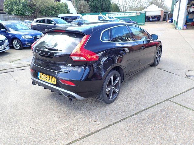2016 VOLVO V40 - Photo 2