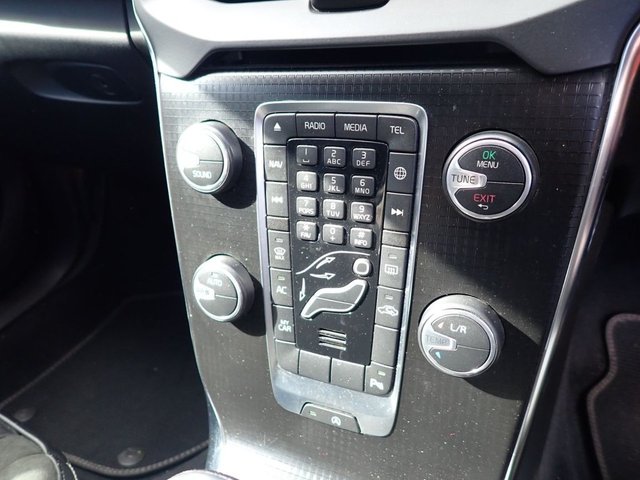 2016 VOLVO V40 - Photo 8