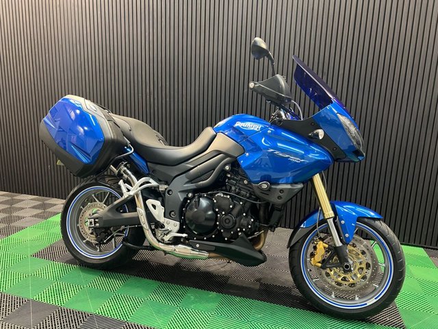 View our TRIUMPH TIGER 1050